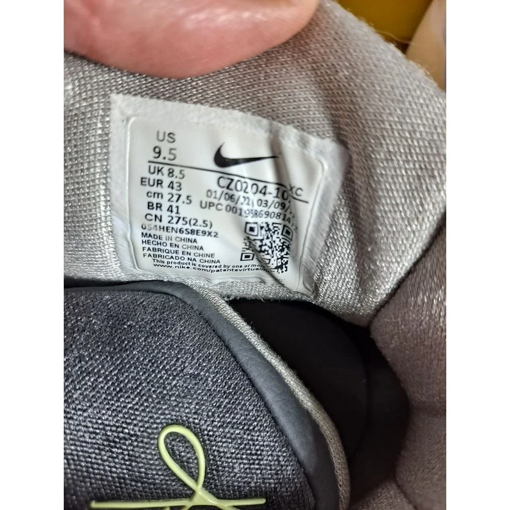 Nike Kyrie Flytrap Basketball Shoes High Top‎ Signature Sneakers Size 9.5